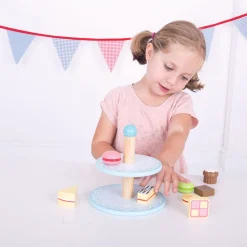 Houten Etagere met Taartjes><noscript><img width=