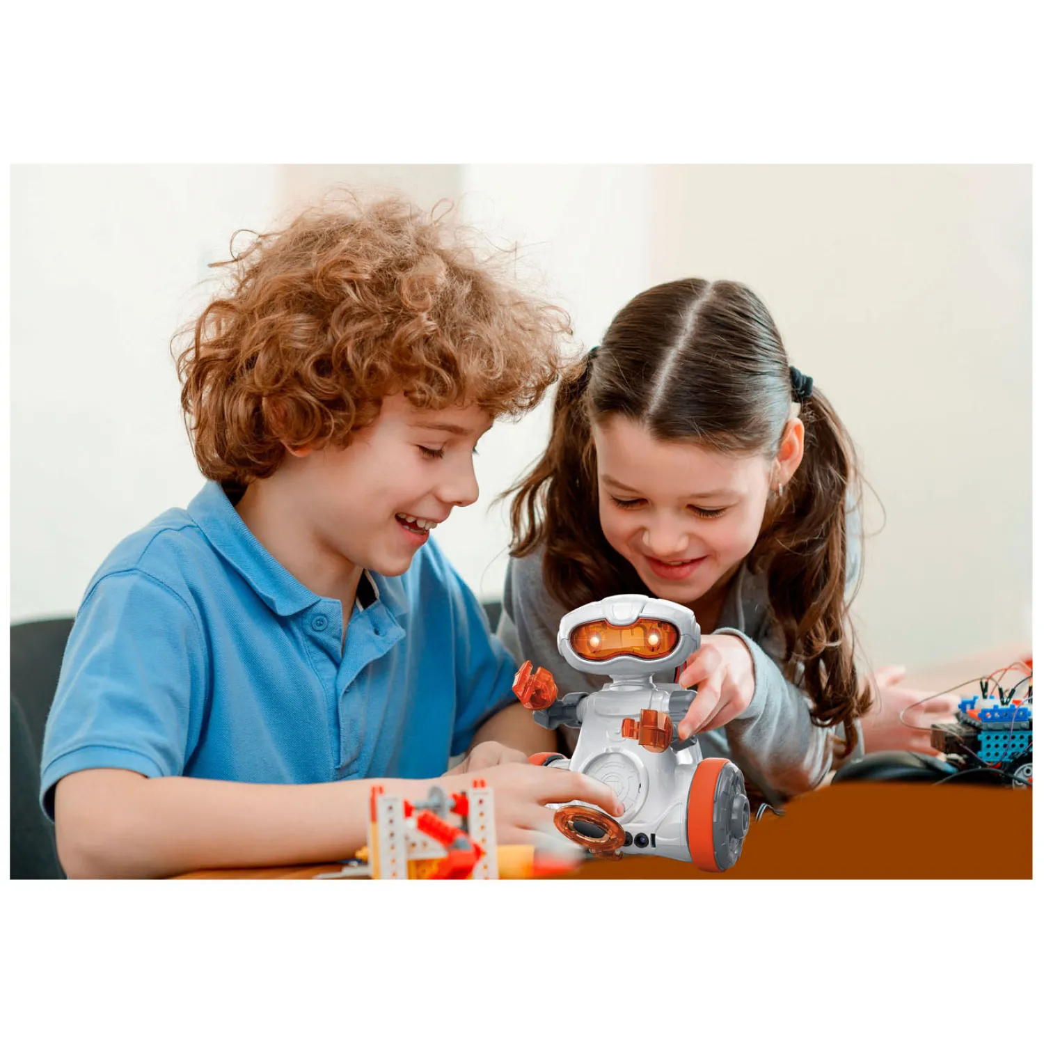 Wetenschap & Spel Maak je Eigen Robot>Clementoni Online