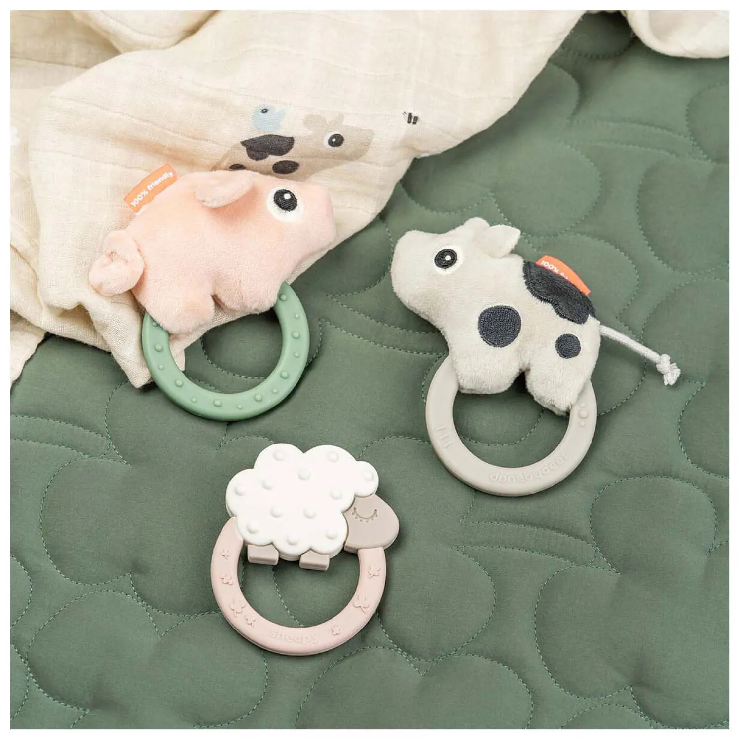 Zintuiglijke Rammelaar/Bijtring Pigee>Done by Deer Outlet