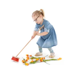 Kinder Buiten-Bezem><noscript><img width=