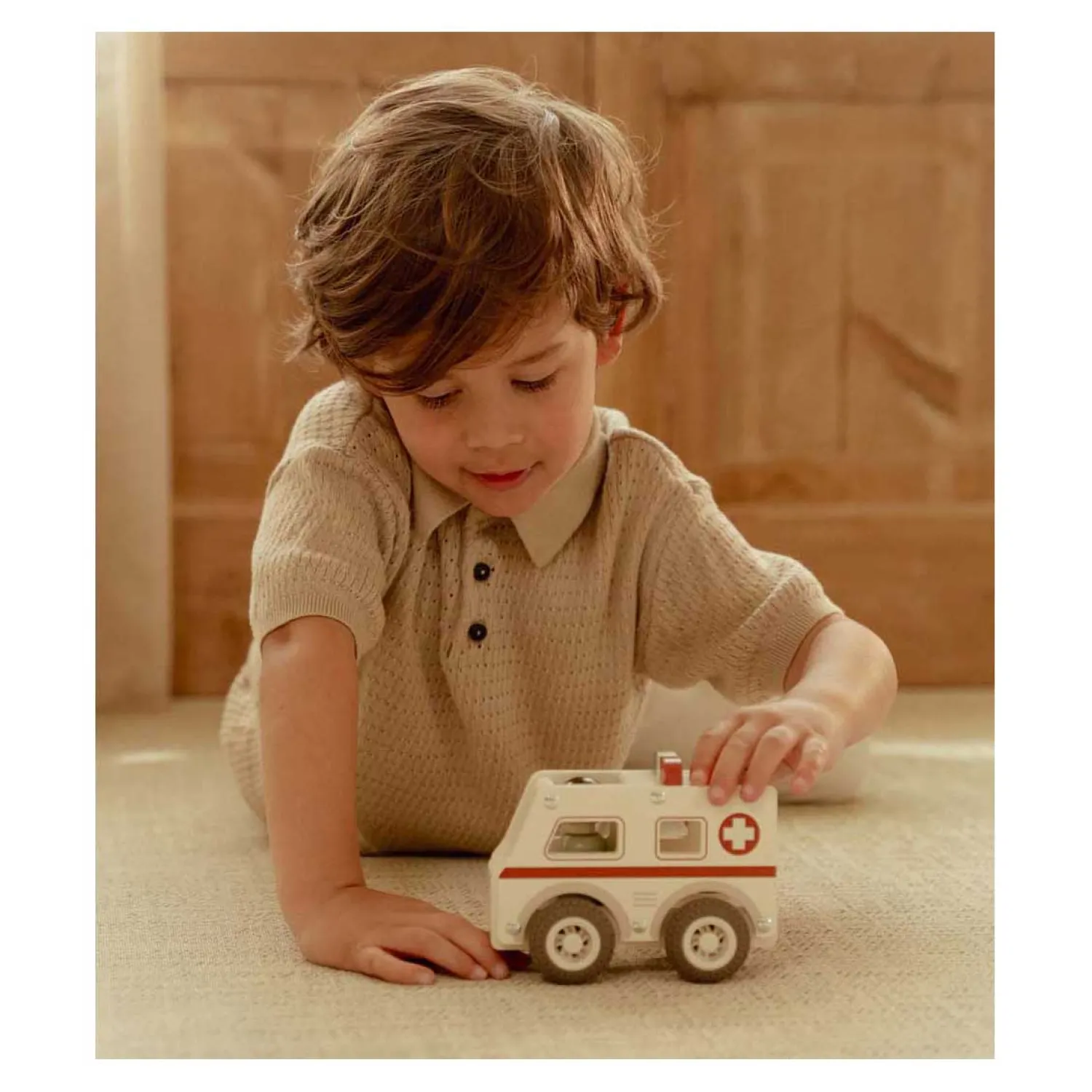 Little Dutch Houten Ambulance met Poppetje FSC Outlet