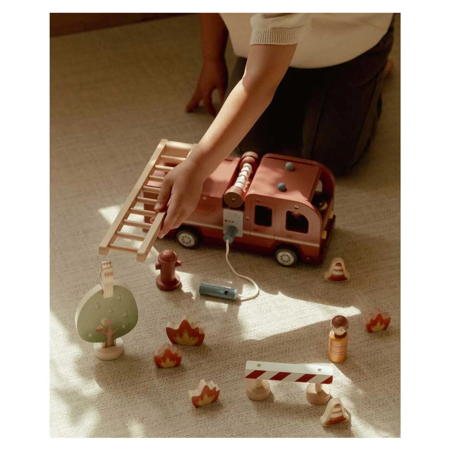 Houten Brandweerwagenset met Poppetje FSC>Little Dutch Clearance