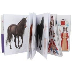 Dress Me Up Around the World Stickerboek>Miss Melody