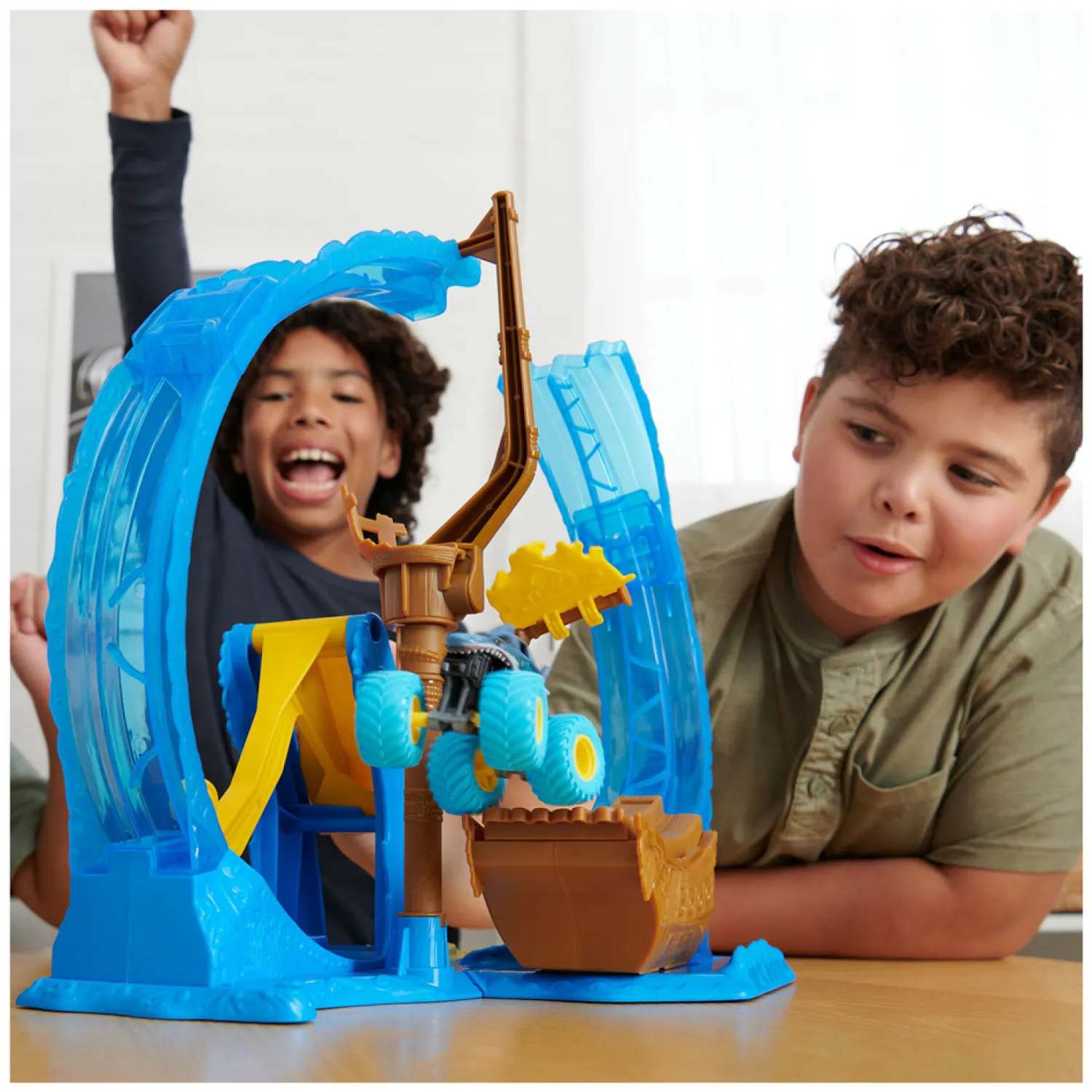 Monster Jam 1:64 Megalodon's Loop of Doom Speelset>Spin Master