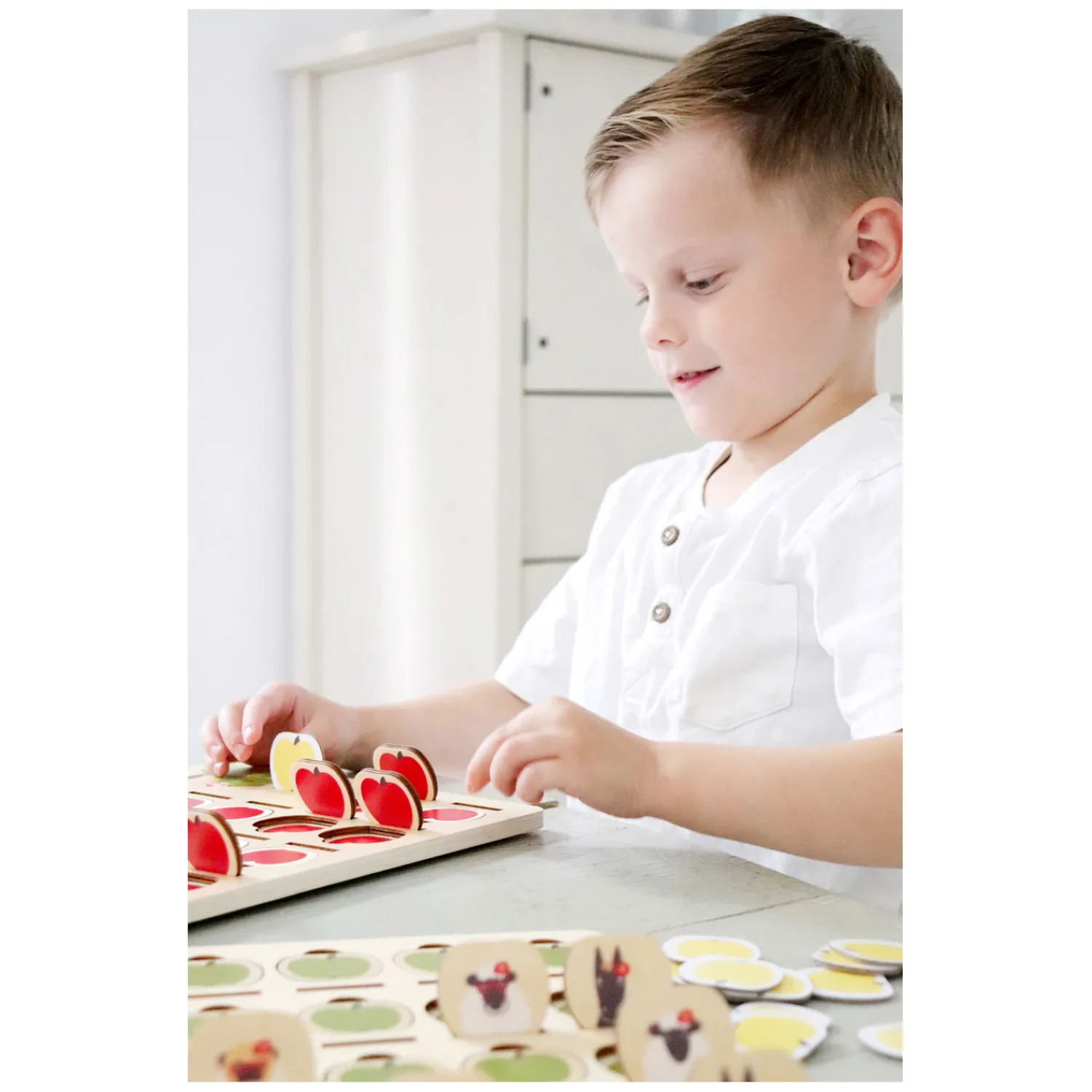 Small Foot - Houten Bordspel Raad Eens Wie Clearance