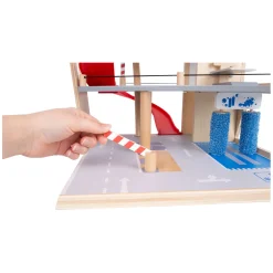 - Houten Garage met Wasstraat><noscript><img width=