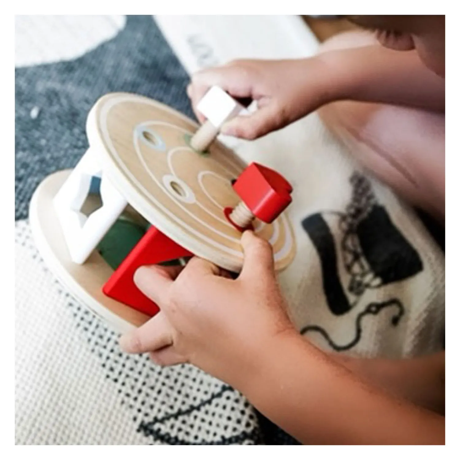 Small Foot - Houten Trekfiguur Vormenstoof Slak, 6dlg. Discount